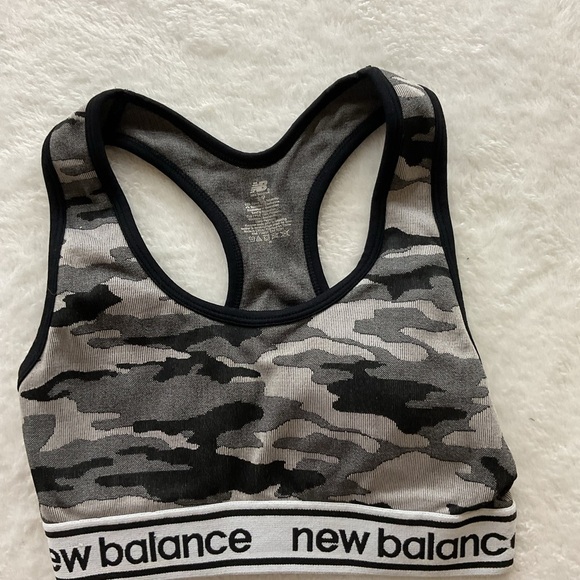 New Balance Black and Gray Camo Sports Bra - Picture 1 of 4